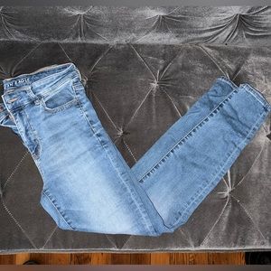 AE Hi-Rise Jegging with no distressing